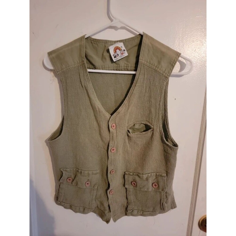 Saturday in California army green vest